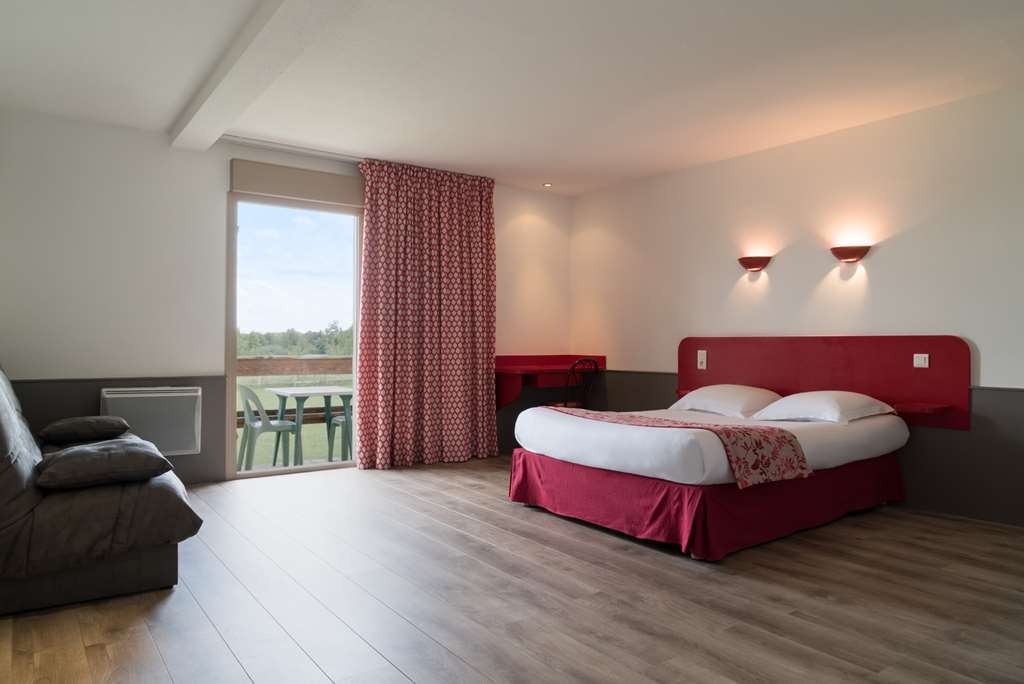 Logis Hotel Restaurant La Vieille Ferme Sancé وسائل الراحة الصورة